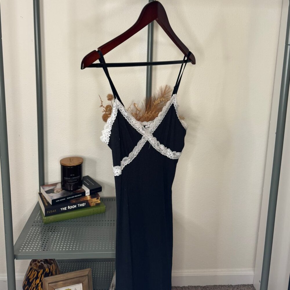 Flowy Lace Ribbed Mini Dress - Picture 2 of 3